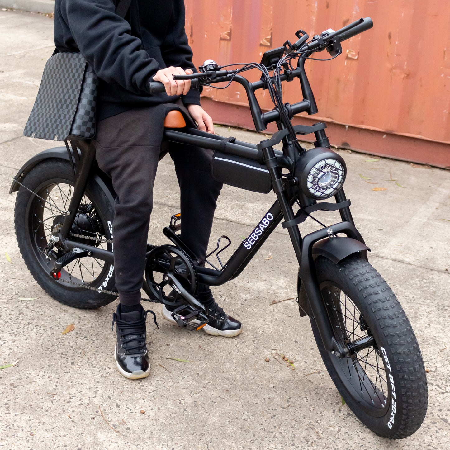 X73 | Black Frame Brown Seat - SEBSABO